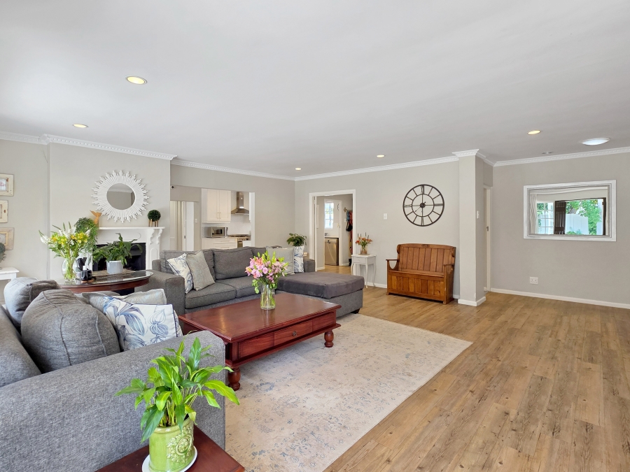 4 Bedroom Property for Sale in Constantia Western Cape